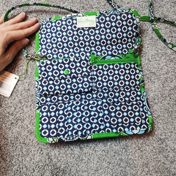 NWT Vera Bradley Sleek Wallet in Cupcake Green Crossbody - Picture 10 of 10